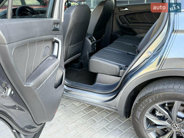 Серый Фольксваген Тигуан, объемом двигателя 1.98 л и пробегом 22 тыс. км за 24999 $, фото 23 на Automoto.ua