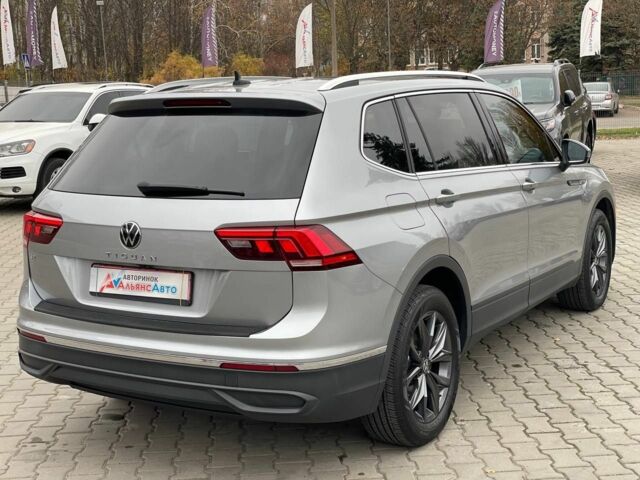 Сірий Фольксваген Тігуан, об'ємом двигуна 2 л та пробігом 27 тис. км за 25600 $, фото 6 на Automoto.ua