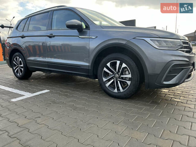 Серый Фольксваген Тигуан, объемом двигателя 1.97 л и пробегом 59 тыс. км за 24900 $, фото 3 на Automoto.ua