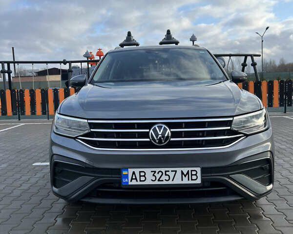 Серый Фольксваген Тигуан, объемом двигателя 1.97 л и пробегом 59 тыс. км за 24900 $, фото 1 на Automoto.ua