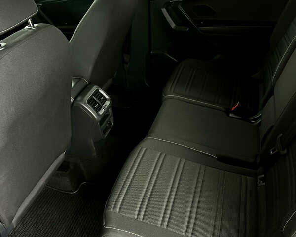 Серый Фольксваген Тигуан, объемом двигателя 2 л и пробегом 14 тыс. км за 23900 $, фото 19 на Automoto.ua