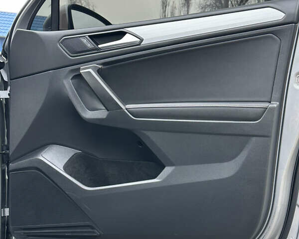 Серый Фольксваген Тигуан, объемом двигателя 0 л и пробегом 42 тыс. км за 24200 $, фото 23 на Automoto.ua