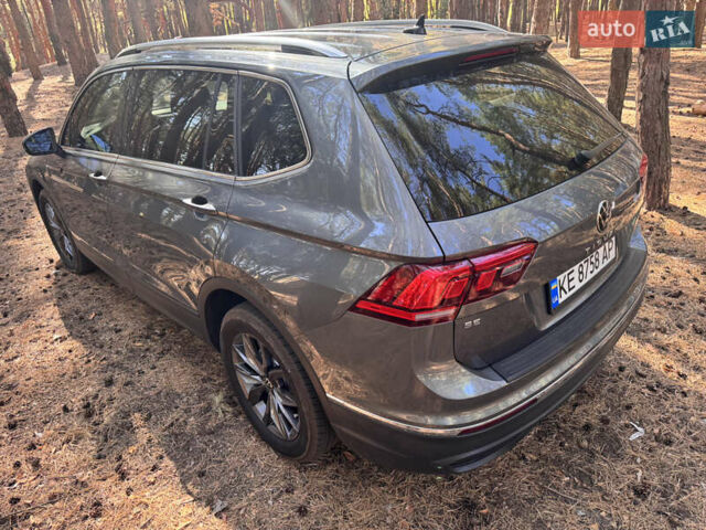 Серый Фольксваген Тигуан, объемом двигателя 1.98 л и пробегом 22 тыс. км за 24999 $, фото 4 на Automoto.ua