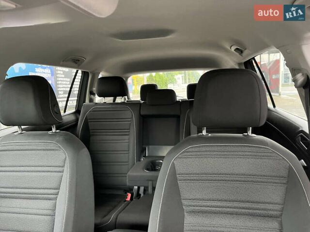 Серый Фольксваген Тигуан, объемом двигателя 2 л и пробегом 14 тыс. км за 23900 $, фото 22 на Automoto.ua