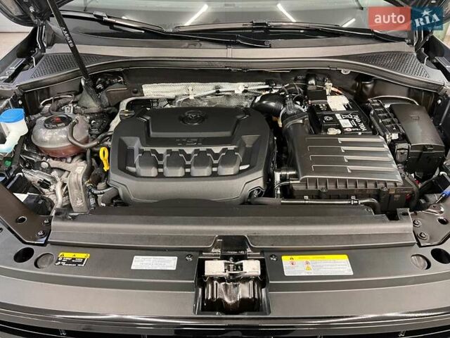 Сірий Фольксваген Тігуан, об'ємом двигуна 2 л та пробігом 18 тис. км за 26800 $, фото 5 на Automoto.ua