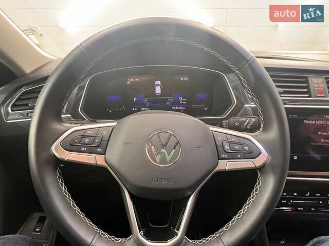 Сірий Фольксваген Тігуан, об'ємом двигуна 2 л та пробігом 18 тис. км за 26800 $, фото 36 на Automoto.ua