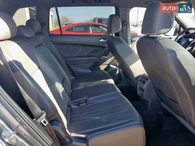 Сірий Фольксваген Тігуан, об'ємом двигуна 2 л та пробігом 32 тис. км за 10500 $, фото 10 на Automoto.ua