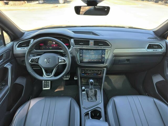 Серый Фольксваген Тигуан, объемом двигателя 2 л и пробегом 13 тыс. км за 15000 $, фото 9 на Automoto.ua