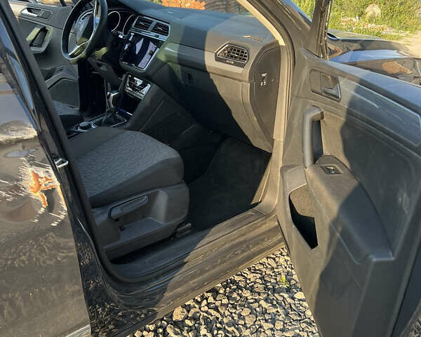 Серый Фольксваген Тигуан, объемом двигателя 1.97 л и пробегом 22 тыс. км за 18500 $, фото 11 на Automoto.ua