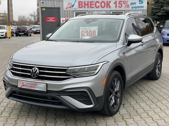 Сірий Фольксваген Тігуан, об'ємом двигуна 2 л та пробігом 27 тис. км за 25600 $, фото 2 на Automoto.ua