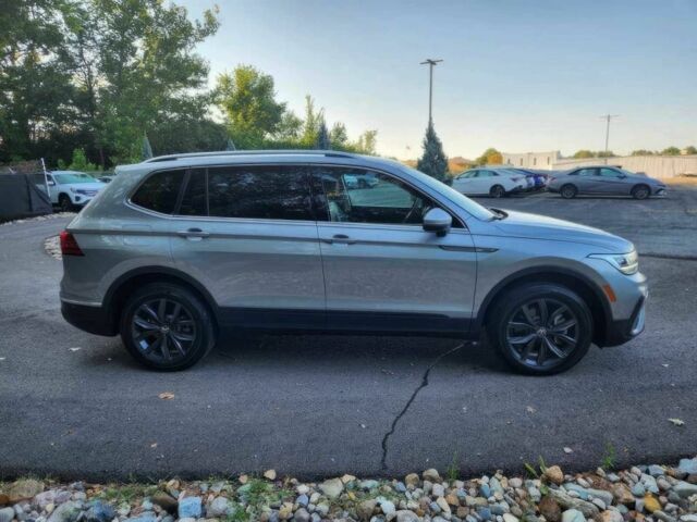 Серый Фольксваген Тигуан, объемом двигателя 2 л и пробегом 17 тыс. км за 11400 $, фото 3 на Automoto.ua