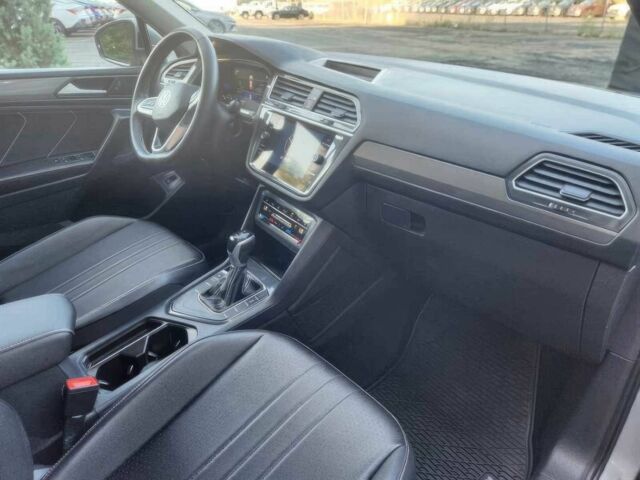 Серый Фольксваген Тигуан, объемом двигателя 2 л и пробегом 17 тыс. км за 11400 $, фото 9 на Automoto.ua