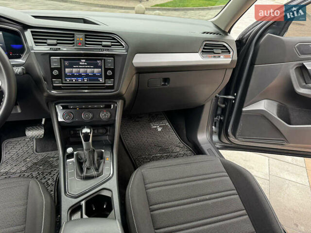 Серый Фольксваген Тигуан, объемом двигателя 1.98 л и пробегом 25 тыс. км за 24500 $, фото 26 на Automoto.ua