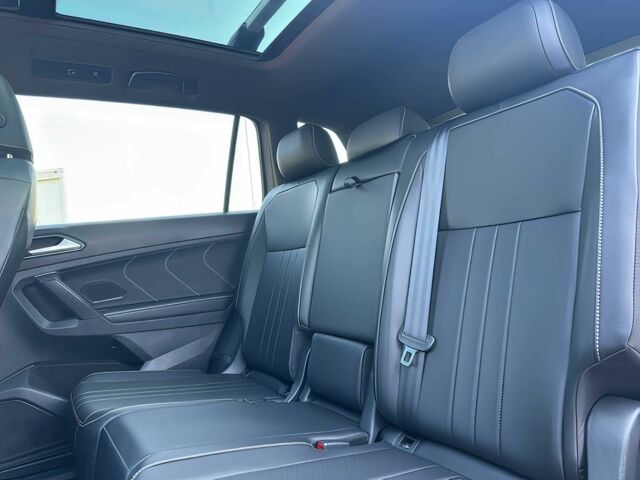 Серый Фольксваген Тигуан, объемом двигателя 2 л и пробегом 21 тыс. км за 19200 $, фото 12 на Automoto.ua