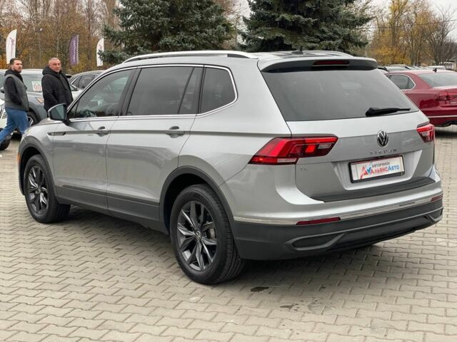 Сірий Фольксваген Тігуан, об'ємом двигуна 2 л та пробігом 27 тис. км за 25600 $, фото 4 на Automoto.ua