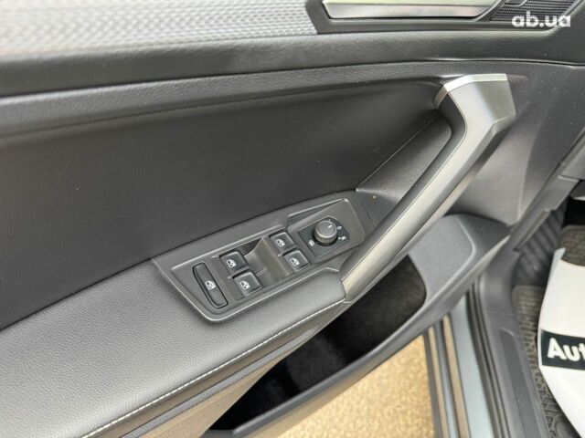 Серый Фольксваген Тигуан, объемом двигателя 2 л и пробегом 12 тыс. км за 24940 $, фото 20 на Automoto.ua