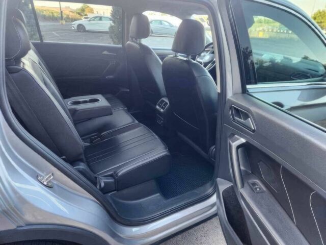 Серый Фольксваген Тигуан, объемом двигателя 2 л и пробегом 17 тыс. км за 11400 $, фото 10 на Automoto.ua