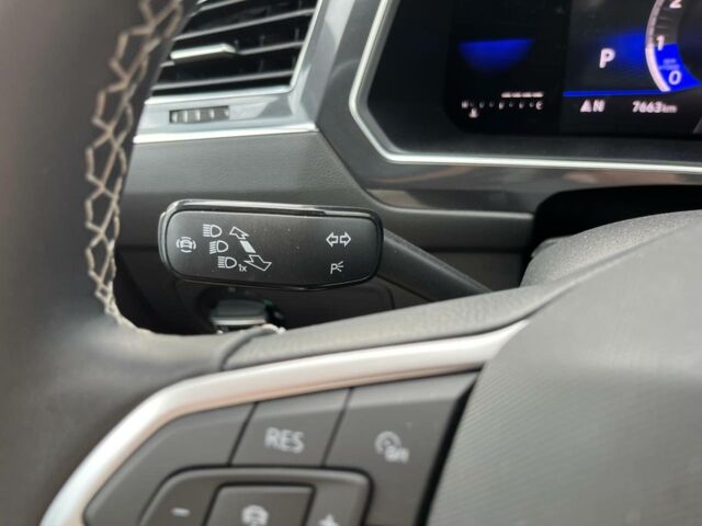 Сірий Фольксваген Тігуан, об'ємом двигуна 2 л та пробігом 7 тис. км за 27300 $, фото 18 на Automoto.ua