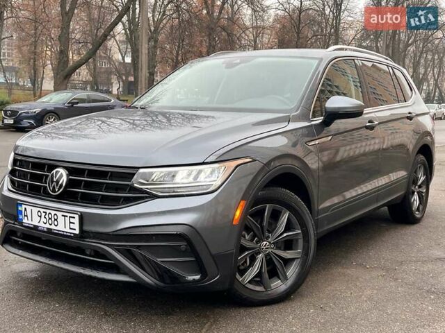 Сірий Фольксваген Тігуан, об'ємом двигуна 2 л та пробігом 18 тис. км за 26800 $, фото 1 на Automoto.ua