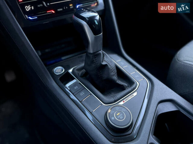 Серый Фольксваген Тигуан, объемом двигателя 1.97 л и пробегом 22 тыс. км за 21000 $, фото 17 на Automoto.ua