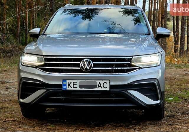 Серый Фольксваген Тигуан, объемом двигателя 1.98 л и пробегом 26 тыс. км за 28999 $, фото 4 на Automoto.ua