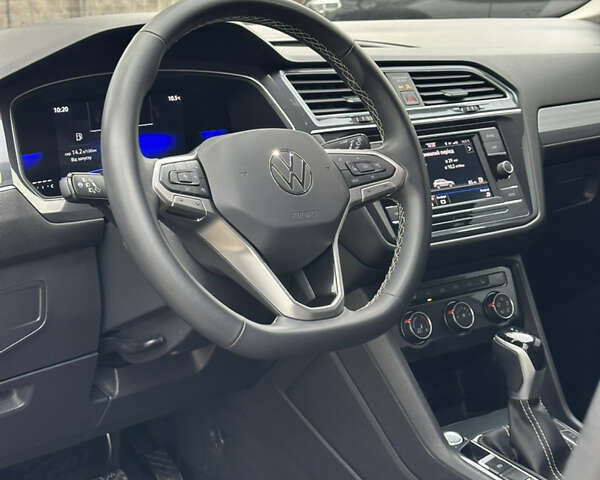 Серый Фольксваген Тигуан, объемом двигателя 0 л и пробегом 42 тыс. км за 24200 $, фото 34 на Automoto.ua