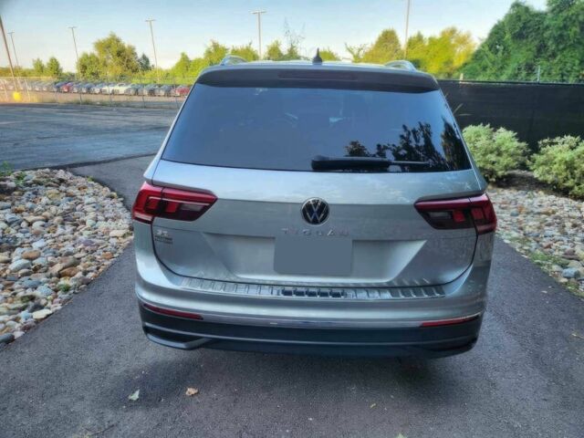 Серый Фольксваген Тигуан, объемом двигателя 2 л и пробегом 17 тыс. км за 11400 $, фото 6 на Automoto.ua