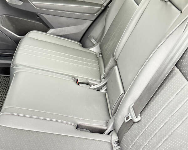 Сірий Фольксваген Тігуан, об'ємом двигуна 2 л та пробігом 36 тис. км за 27500 $, фото 13 на Automoto.ua