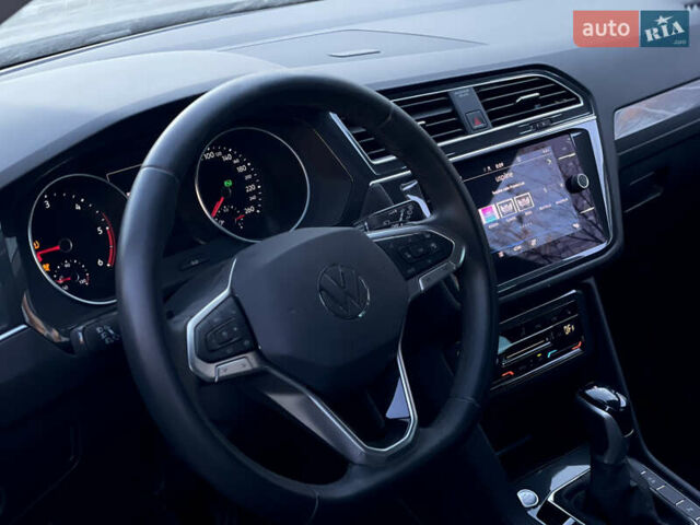 Серый Фольксваген Тигуан, объемом двигателя 1.97 л и пробегом 22 тыс. км за 21000 $, фото 15 на Automoto.ua