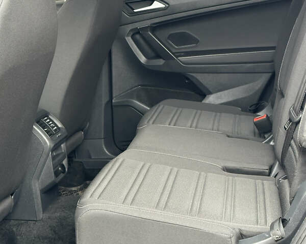 Серый Фольксваген Тигуан, объемом двигателя 0 л и пробегом 42 тыс. км за 24200 $, фото 26 на Automoto.ua