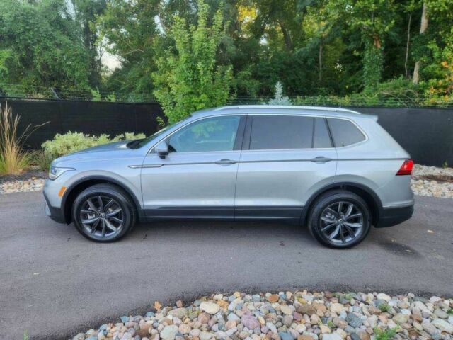 Серый Фольксваген Тигуан, объемом двигателя 2 л и пробегом 14 тыс. км за 14850 $, фото 3 на Automoto.ua