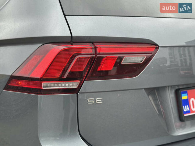 Серый Фольксваген Тигуан, объемом двигателя 2 л и пробегом 36 тыс. км за 28900 $, фото 21 на Automoto.ua