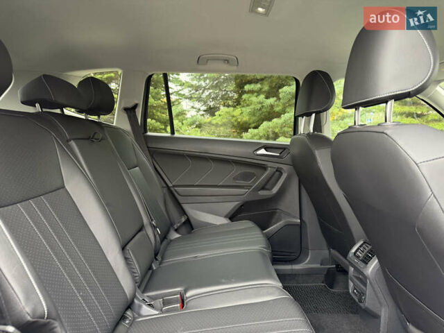 Серый Фольксваген Тигуан, объемом двигателя 2 л и пробегом 14 тыс. км за 27500 $, фото 20 на Automoto.ua