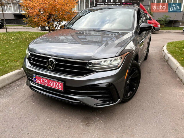 Серый Фольксваген Тигуан, объемом двигателя 2 л и пробегом 18 тыс. км за 28998 $, фото 31 на Automoto.ua