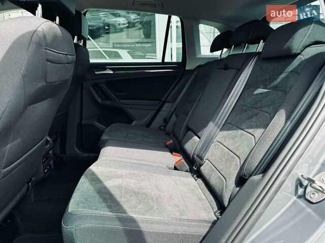 Серый Фольксваген Тигуан, объемом двигателя 1.98 л и пробегом 9 тыс. км за 40000 $, фото 8 на Automoto.ua