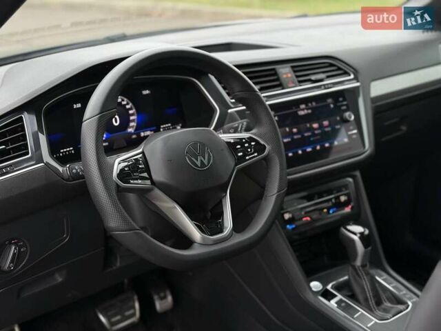 Сірий Фольксваген Тігуан, об'ємом двигуна 2 л та пробігом 2 тис. км за 31500 $, фото 53 на Automoto.ua