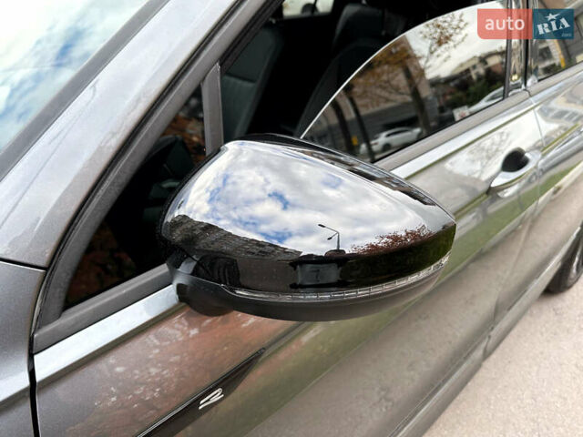 Серый Фольксваген Тигуан, объемом двигателя 2 л и пробегом 18 тыс. км за 28998 $, фото 34 на Automoto.ua