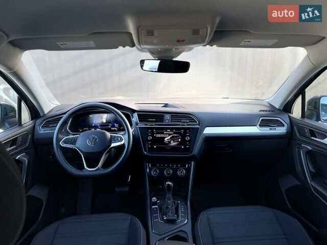 Серый Фольксваген Тигуан, объемом двигателя 1.98 л и пробегом 2 тыс. км за 25500 $, фото 63 на Automoto.ua