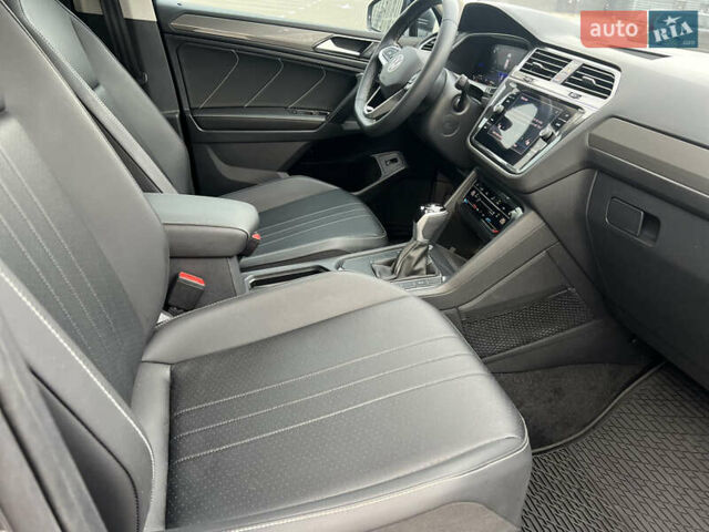 Серый Фольксваген Тигуан, объемом двигателя 1.98 л и пробегом 19 тыс. км за 29300 $, фото 38 на Automoto.ua