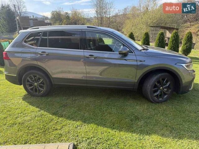 Серый Фольксваген Тигуан, объемом двигателя 1.98 л и пробегом 37 тыс. км за 27999 $, фото 5 на Automoto.ua
