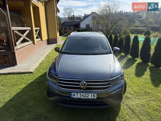 Серый Фольксваген Тигуан, объемом двигателя 1.98 л и пробегом 37 тыс. км за 27999 $, фото 1 на Automoto.ua