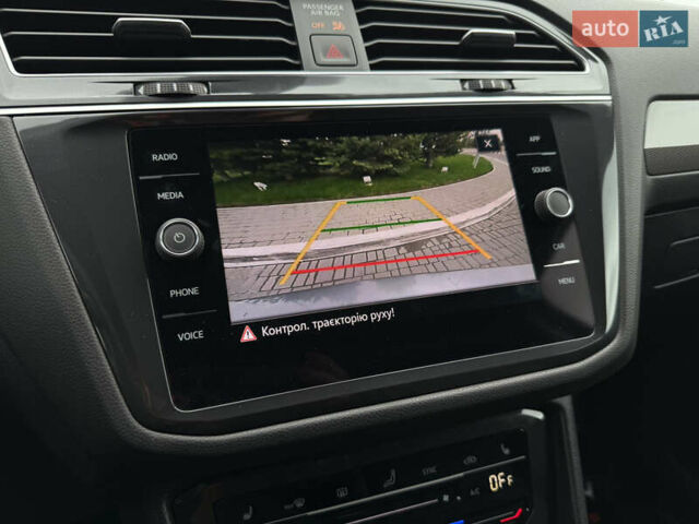 Серый Фольксваген Тигуан, объемом двигателя 2 л и пробегом 14 тыс. км за 27500 $, фото 23 на Automoto.ua