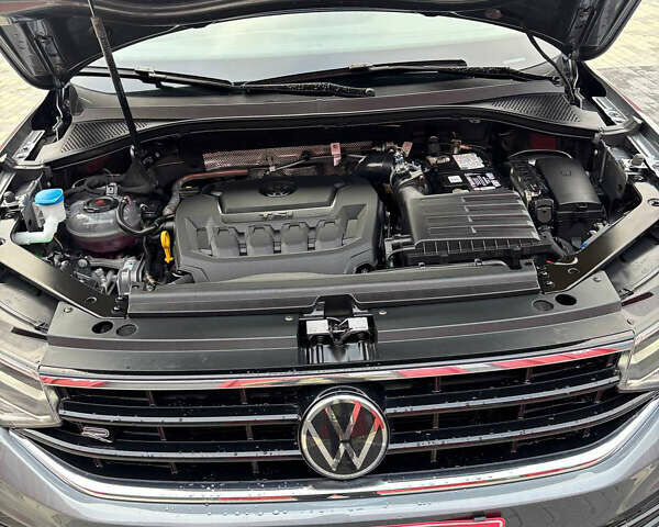 Серый Фольксваген Тигуан, объемом двигателя 2 л и пробегом 17 тыс. км за 30000 $, фото 37 на Automoto.ua