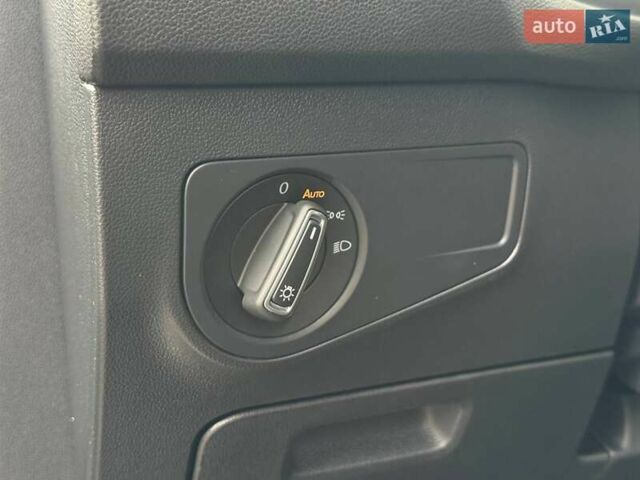 Сірий Фольксваген Тігуан, об'ємом двигуна 2 л та пробігом 2 тис. км за 31500 $, фото 48 на Automoto.ua