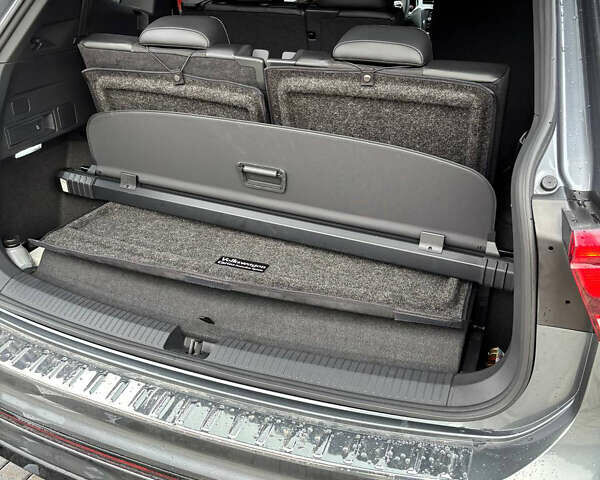 Серый Фольксваген Тигуан, объемом двигателя 2 л и пробегом 17 тыс. км за 30000 $, фото 8 на Automoto.ua