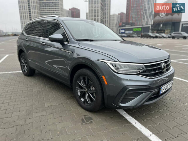 Серый Фольксваген Тигуан, объемом двигателя 1.98 л и пробегом 19 тыс. км за 29300 $, фото 4 на Automoto.ua