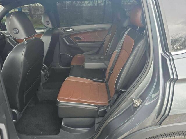 Серый Фольксваген Тигуан, объемом двигателя 0 л и пробегом 40 тыс. км за 14000 $, фото 9 на Automoto.ua