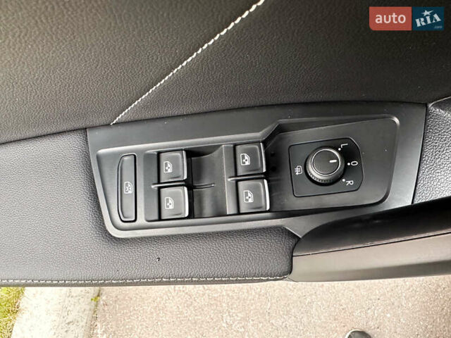 Серый Фольксваген Тигуан, объемом двигателя 2 л и пробегом 18 тыс. км за 28998 $, фото 64 на Automoto.ua