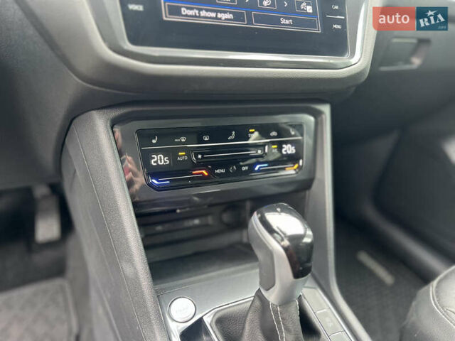 Серый Фольксваген Тигуан, объемом двигателя 1.98 л и пробегом 19 тыс. км за 29300 $, фото 33 на Automoto.ua