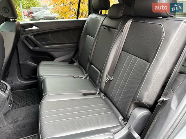 Серый Фольксваген Тигуан, объемом двигателя 2 л и пробегом 18 тыс. км за 28998 $, фото 61 на Automoto.ua